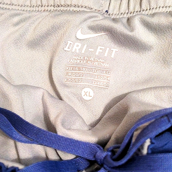 Nike DRI-FIT Running Shorts with Track Wings- Women's XL - Picture 6 of 6